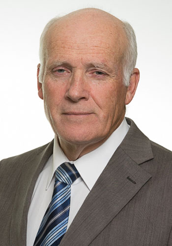 Headshot of Bruce Outhouse.