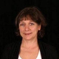 Headshot of Susan Stewart.